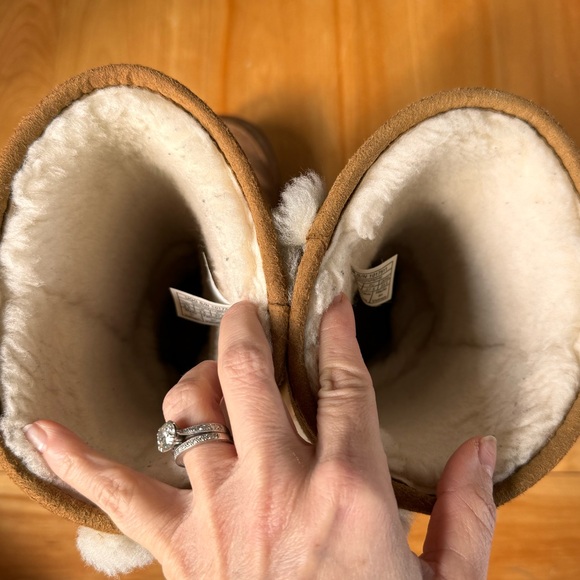 UGG SUNDANCE WATERPROOF SHEARLING TALL BOOT CHESTNUT 6.5 - Picture 12 of 13